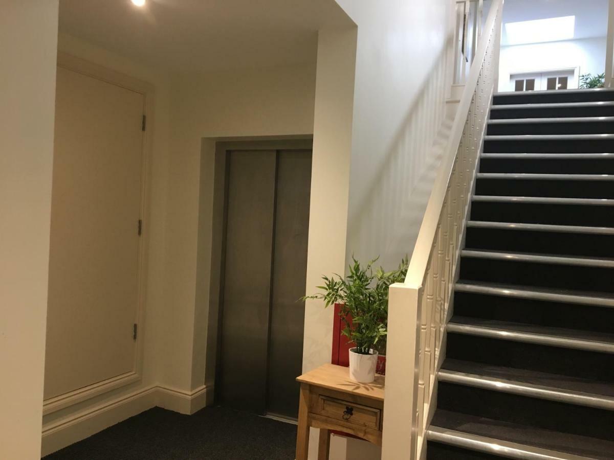 Star Tree Apartment Йорк Екстер'єр фото